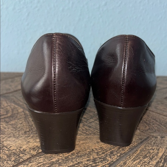 Munro American Women’s Slip-On Leather Shoes Brown - Picture 7 of 17